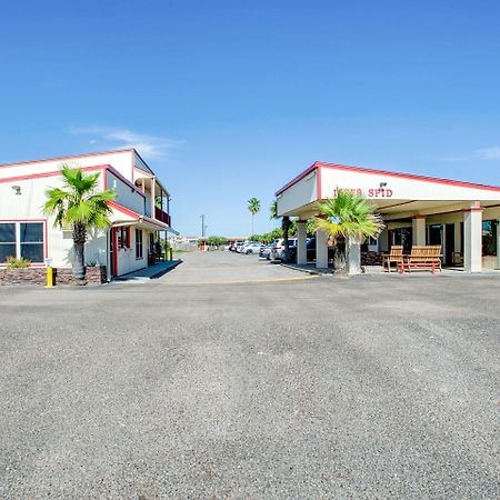 Oyo科珀斯克里斯蒂帕德里岛酒店 外观 照片